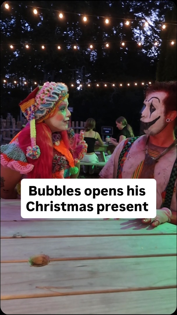 Loopy Lou knew just the thing on Bubble’s Christmas wishlist 🤭 

From our twisted family to yours, Merry Christmas 🎄🖤 Thank you to everyone who screamed and laughed with us this year! 

What did Krampus bring you for Christmas? Tell us in the comments… instagr.am/p/DSqc837kUwr/