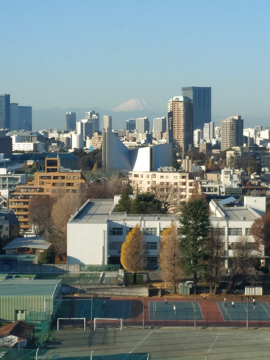 atomimanage's tweet image. 2025年12月23日（火）
文京キャンパス9階からの富士山です。