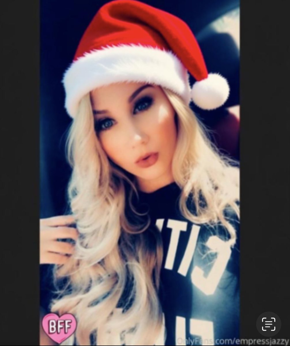 findomcelebrity's tweet photo. Santa Baby 🎅❤️💚 https://t.co/8fsPpMl2NH