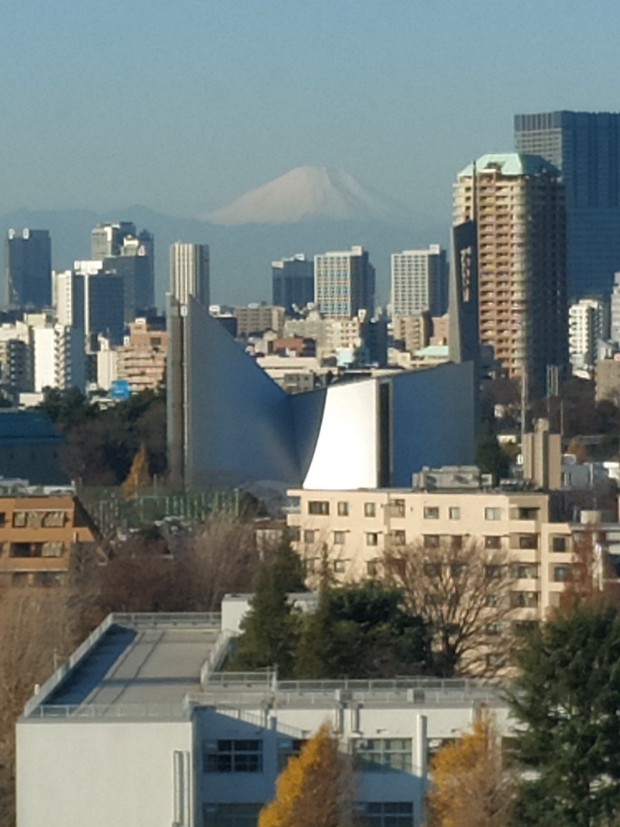 atomimanage's tweet image. 2025年12月23日（火）
文京キャンパス9階からの富士山です。