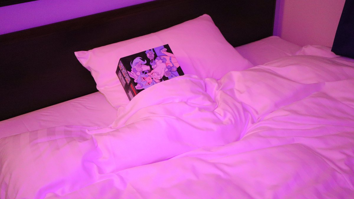 #クリスマスに全く関係ない画像載せてTLを荒らす