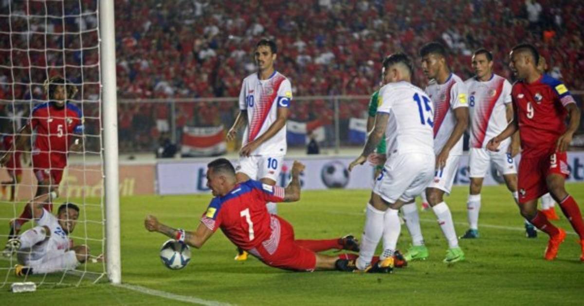 Facofs's tweet photo. Honduras (Nasralla) va ganando a la invicta México (Corrupción), con el resultado la H se clasifica al mundial. En otro partido Panamá (Tito) vs Costa Rica, hay un gol con la mano (CNE) de los panameños. Esto clasifica fraudulentamente a Panamá al mundial y dejó a HON fuera. https://t.co/cNsvrE6nZP