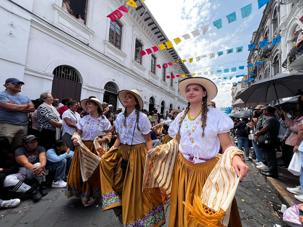 RoqueOrdone's tweet image. ¡Feliz Navidad!

#ElPaseDelNiñoViajero es una de las tradiciones más profundas de Cuenca. Nació como una expresión de fe, y con el paso del tiempo se convirtió en nuestro símbolo de identidad, unión y celebración de la Navidad. 

Cada traje, danza y melodía narra una historia…