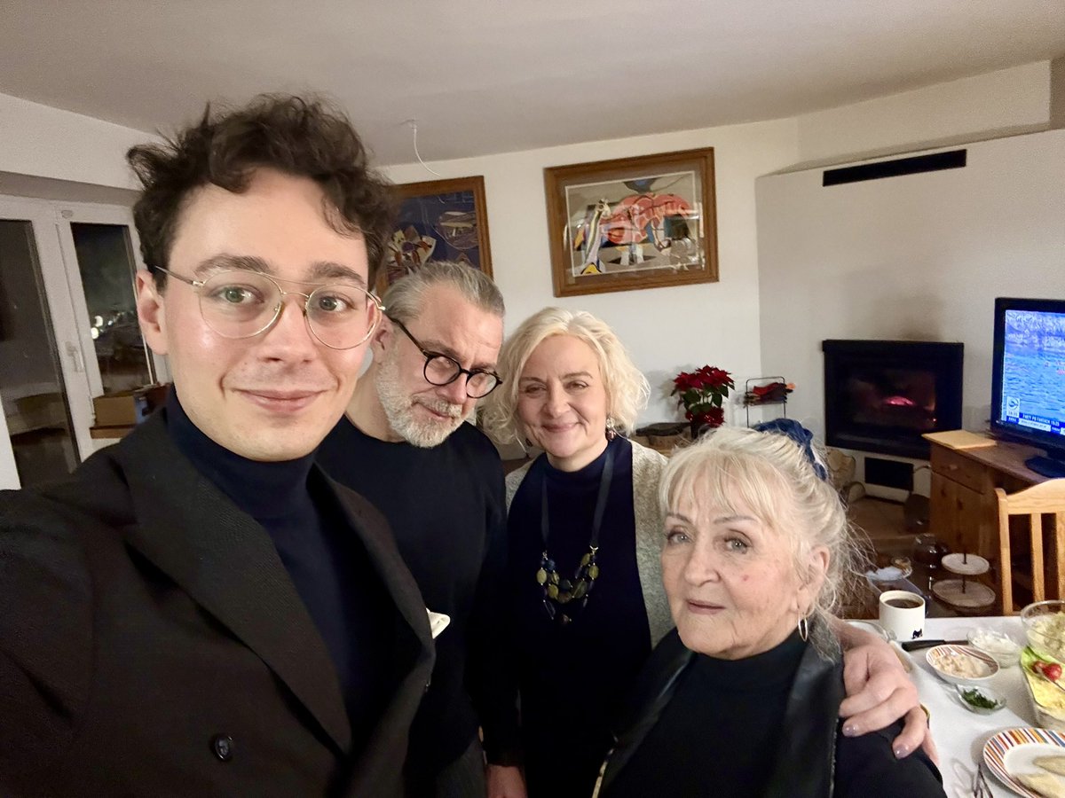 OkiemH's tweet photo. Wigilijny czas z najbliższymi ❤️🎄 https://t.co/TmxVodW3Og
