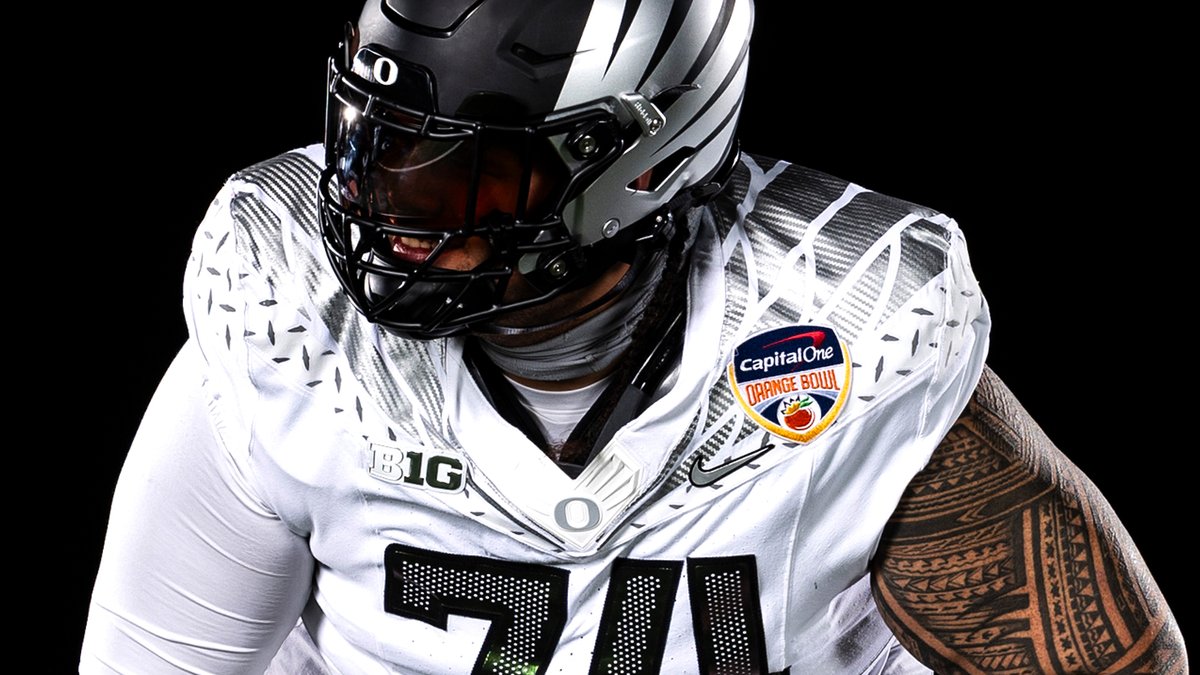 GoDucks's tweet image. Strongest as one.

@CFBPlayoff Quarterfinals uniform combo for @OregonFootball. #GoDucks