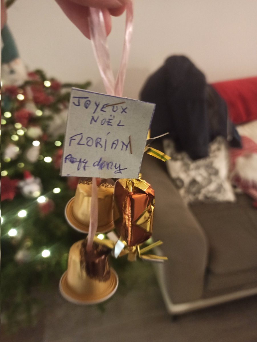 flaz_'s tweet image. merci papy merci mamie encore une grosse perf cette année 🫶