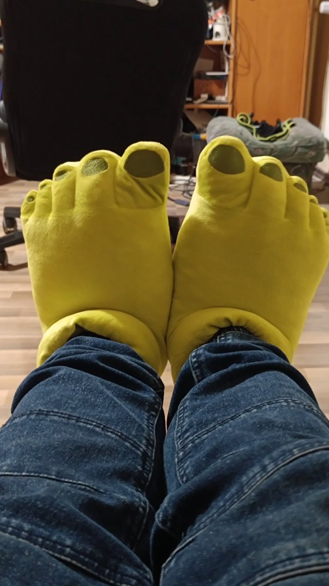 HighTaleVRC's tweet image. Merry Chrysler Eve!