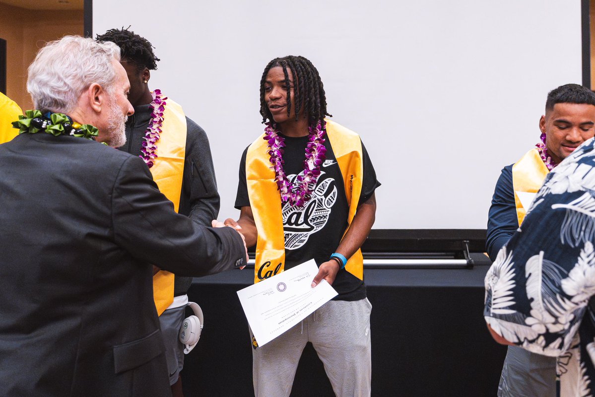CalFootball's tweet image. Recognizing the achievements of the Class of 2025

#GoBears