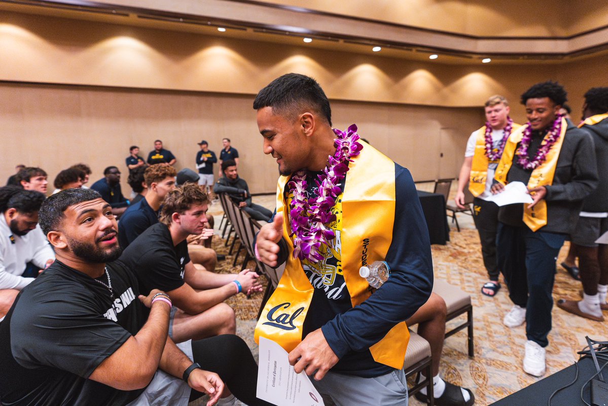 CalFootball's tweet image. Recognizing the achievements of the Class of 2025

#GoBears