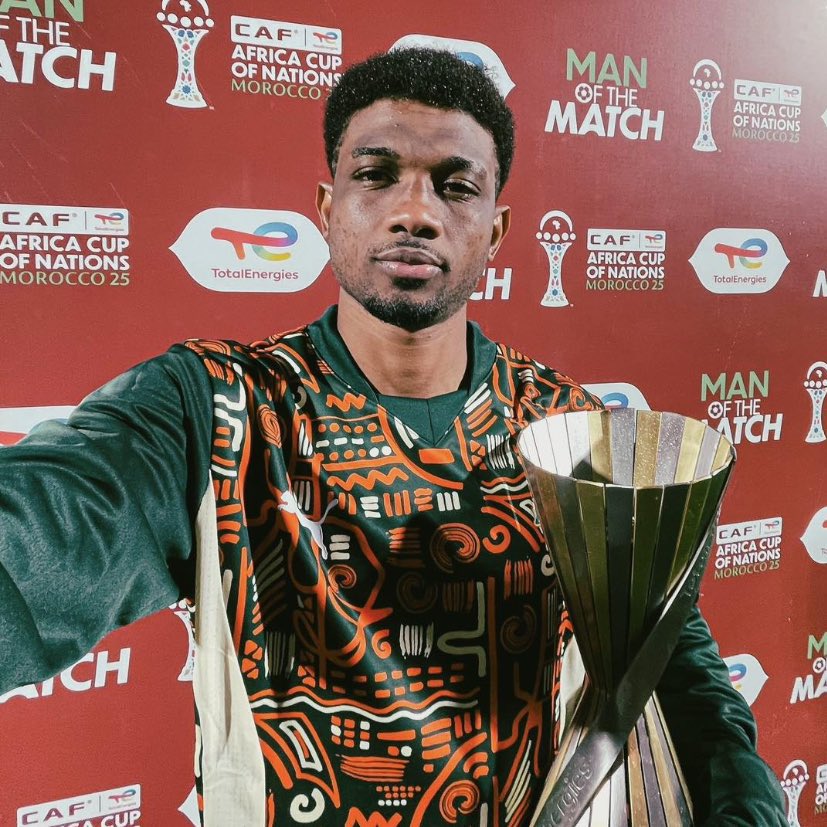 utdreport's tweet image. Amad x Mbeumo with their Man of The Match awards 🌟🤩