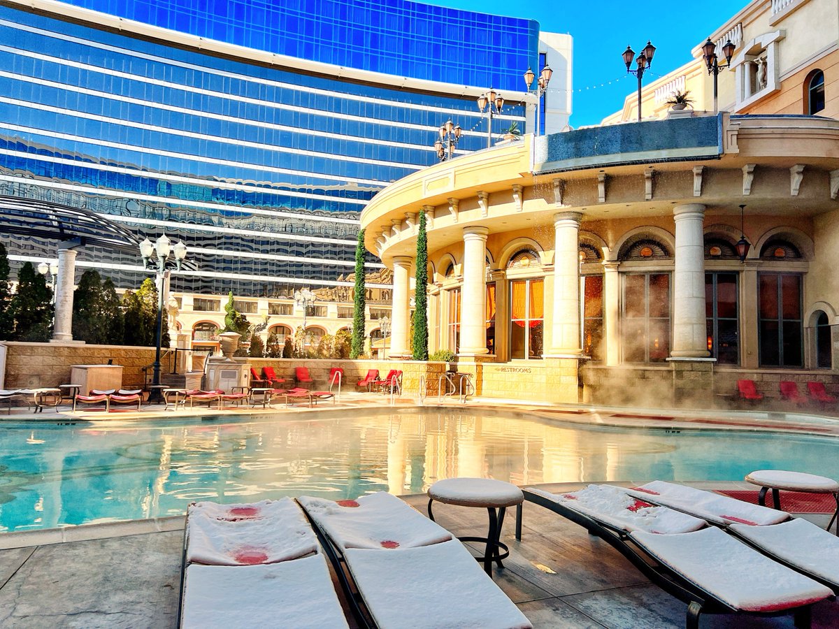 Dreaming of a white Christmas… by the Peppermill pool❄️🎄#PeppermillReno
