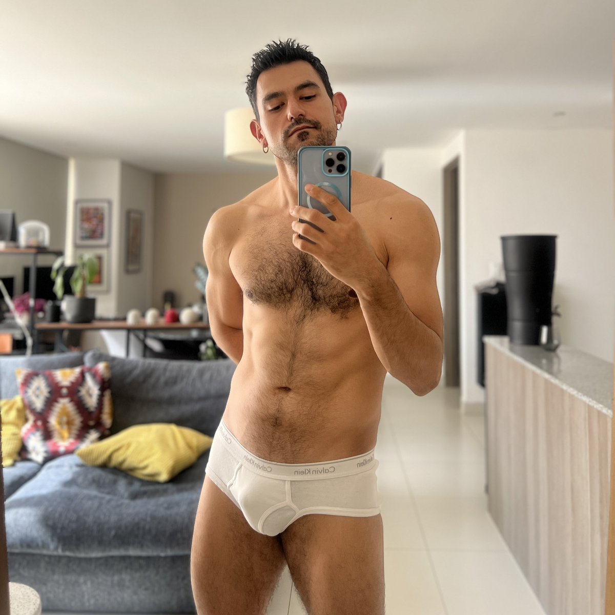 la J mas perra de todo Monterrey tweet media