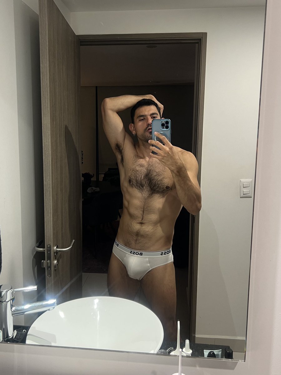 la J mas perra de todo Monterrey tweet media