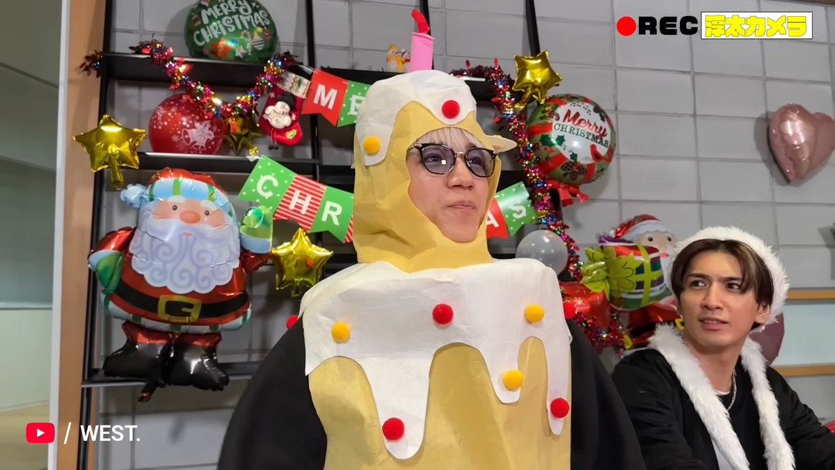 YouTubeJapan's tweet photo. メリークリスマス！🎄
みなさん、ケーキは食べましたか？🎂

@WEareWEST7 #WESTꓸ https://t.co/gGMuBgJ8RT