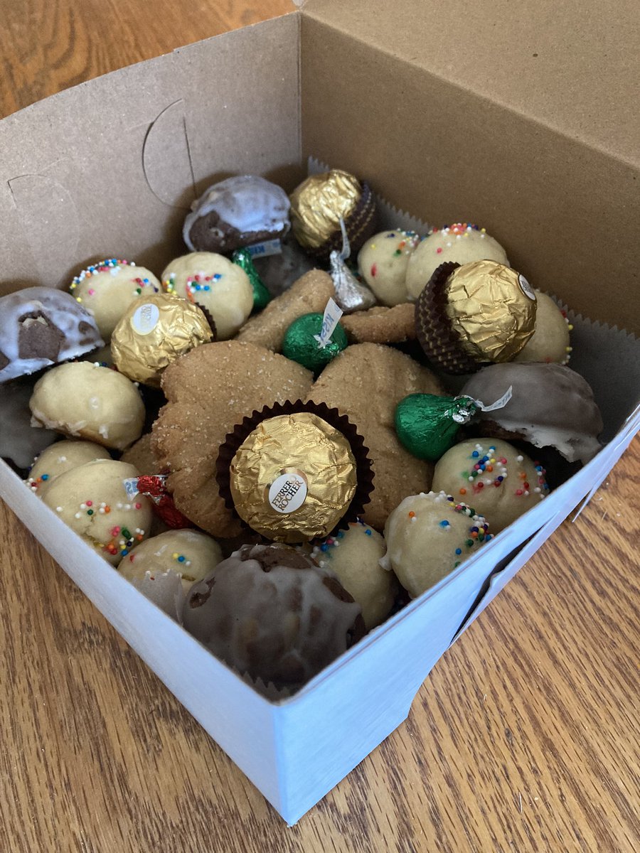 DYouville_SFB's tweet photo. A yearly tradition at our house. We bake cookies and deliver them to friends, neighbors, and family. Merry Christmas Eve. https://t.co/q8dwwA7rUi