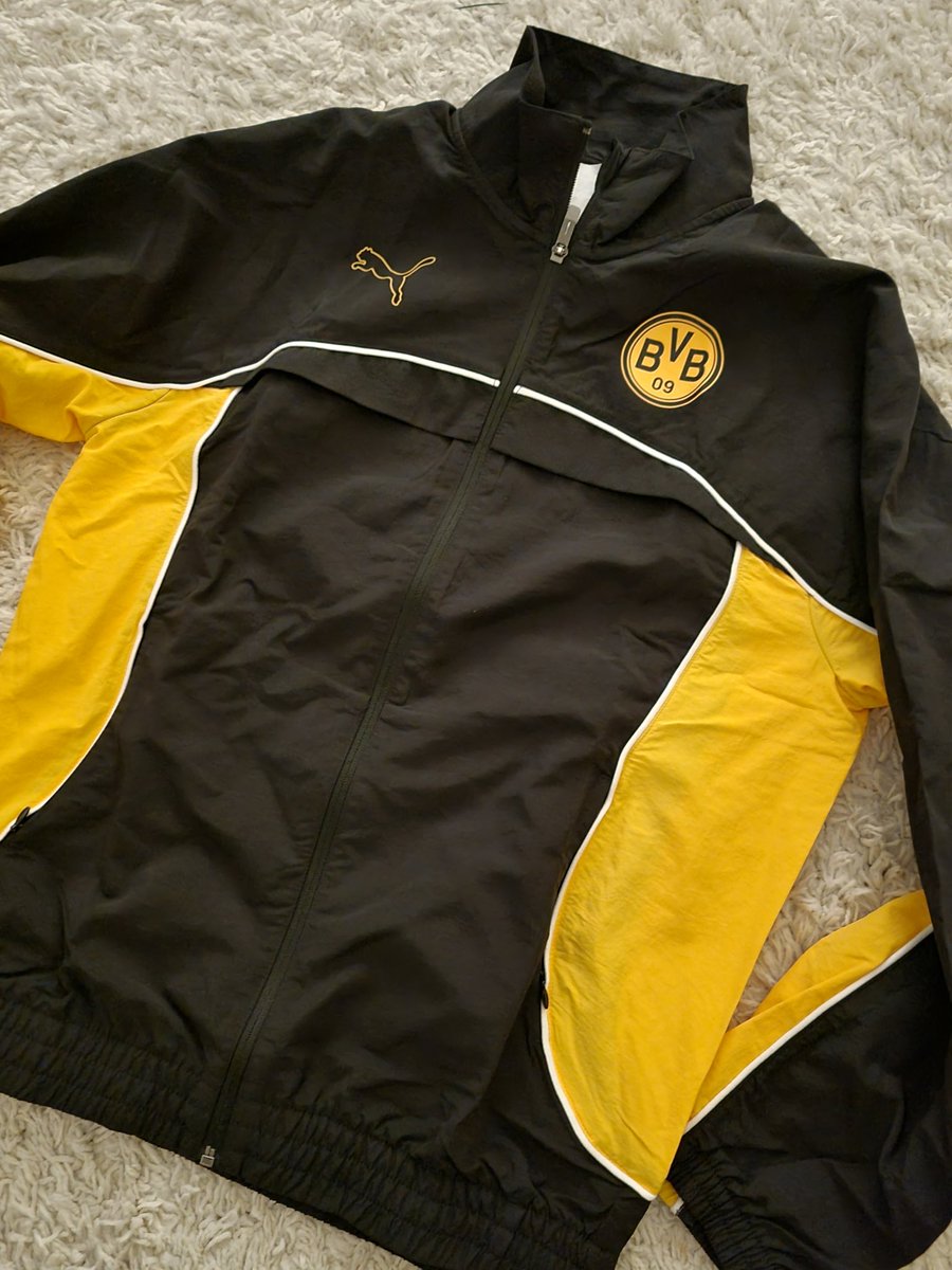 Mel 📯🖤💛 tweet media