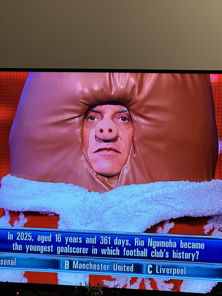 JayWar96's tweet photo. The new Doctor Who Sontarans look a bit shit https://t.co/XHcckJ2d86