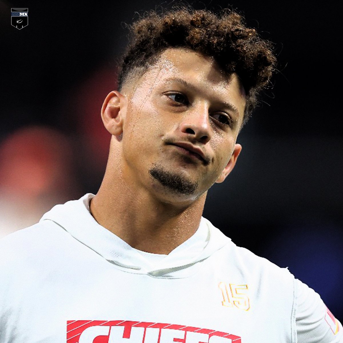 AmeAloMex's tweet photo. ¡¡PÉSIMA NAVIDAD!!

ÚLTIMA HORA: Se confirma lo peor, la cartelera de Navidad de NFL para mañana será una burla. Tres equipos empezarán a la banca de la banca como QB y cuatro de los equipos que jugarán ya están eliminados de playoffs. ¿Ustedes verán los partidos? https://t.co/KImRkk82Om
