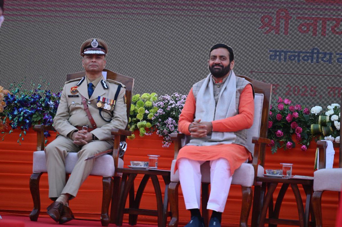 opsinghips's tweet photo. परेड के कुछ यादगार लम्हे https://t.co/n0x8Bs5MOi