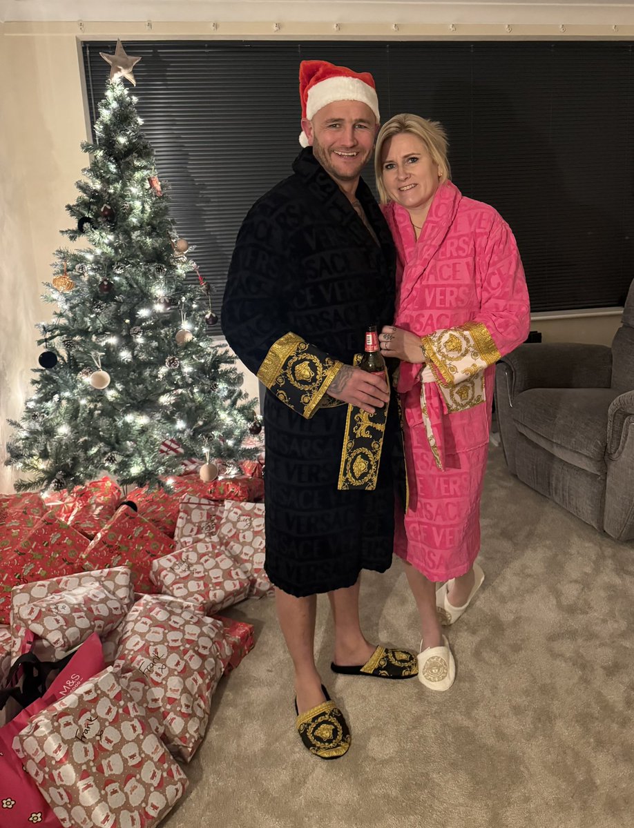 Happy Christmas from The Decastros, we hope everyone has an amazing Christmas 💙 🧑‍🎄 🍺