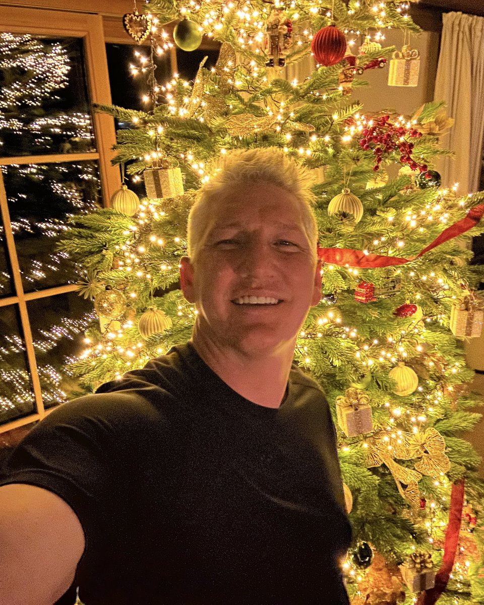 Bastian Schweinsteiger tweet media