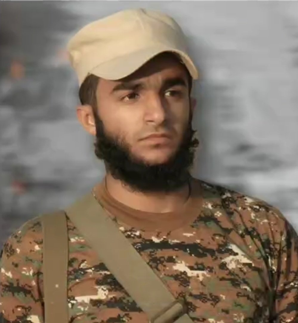 لا جثة ولا قبر له.كان أول من لامس جرافة D9 في الشيخ رضوان، حيث صعد الشهيد القسامي حسن الكحلوت اليها وأحرقها ومن ثم وضع راية حماس عليها بكل هدوء رغم ضجيج الطائرات و القذائف التي تحيط به ويعود سالما بفضل الله ليكمل جهده و جهاده ليوم استشهاده الذي كان بعد اشتباك بطولي خاضه ضد 7 جنود