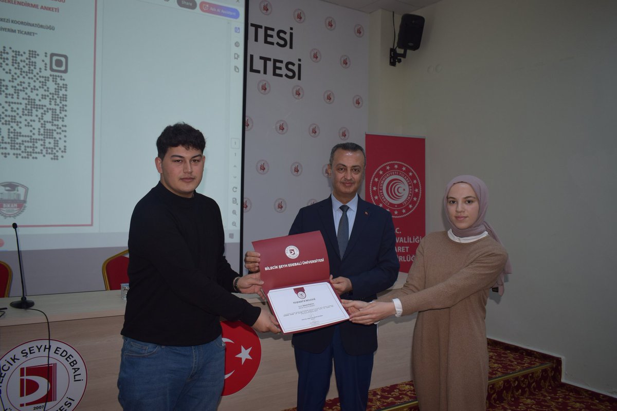 SinasiBalta's tweet photo. Bilecik Şeyh Edebali Üniversitesi, Kariyer Merkezi Koordinatörlüğünün düzenlemiş olduğu "Kariyerim Ticaret" etkinliğinde,  İktisadi ve İdari Bilimler Fakültesi öğrencilerimiz ile bir araya geldik. https://t.co/V91I9GogH0