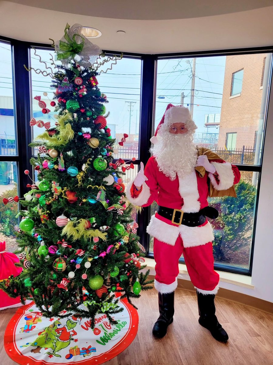 HO HO HO!! Usually you call me Big Perm! But today Big "Santa" Perm has made his way to the Center for the Homeless to spread some Christmas joy! Thanks to Taya Chapman for having me! Merry Christmas!