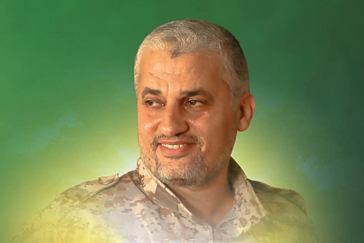 KhaledSafi's tweet image. رافع سلامة قائد لواء خان يونس
أبحث عن كلمات تليق بهذا الرجل، فلا أجد ما يفيه حقه.
كيف تُختصر سيرة قائد قاد المقاومة في واحدة من أعظم معارك هذا العصر، معركة خان يونس الكبرى، بكل ما فيها من قسوة وتعقيد ومفاصل حاسمة؟

هناك أمر واحد أنا واثق منه تمامًا:
هذا الرجل كان عنيدًا.. عنادًا…