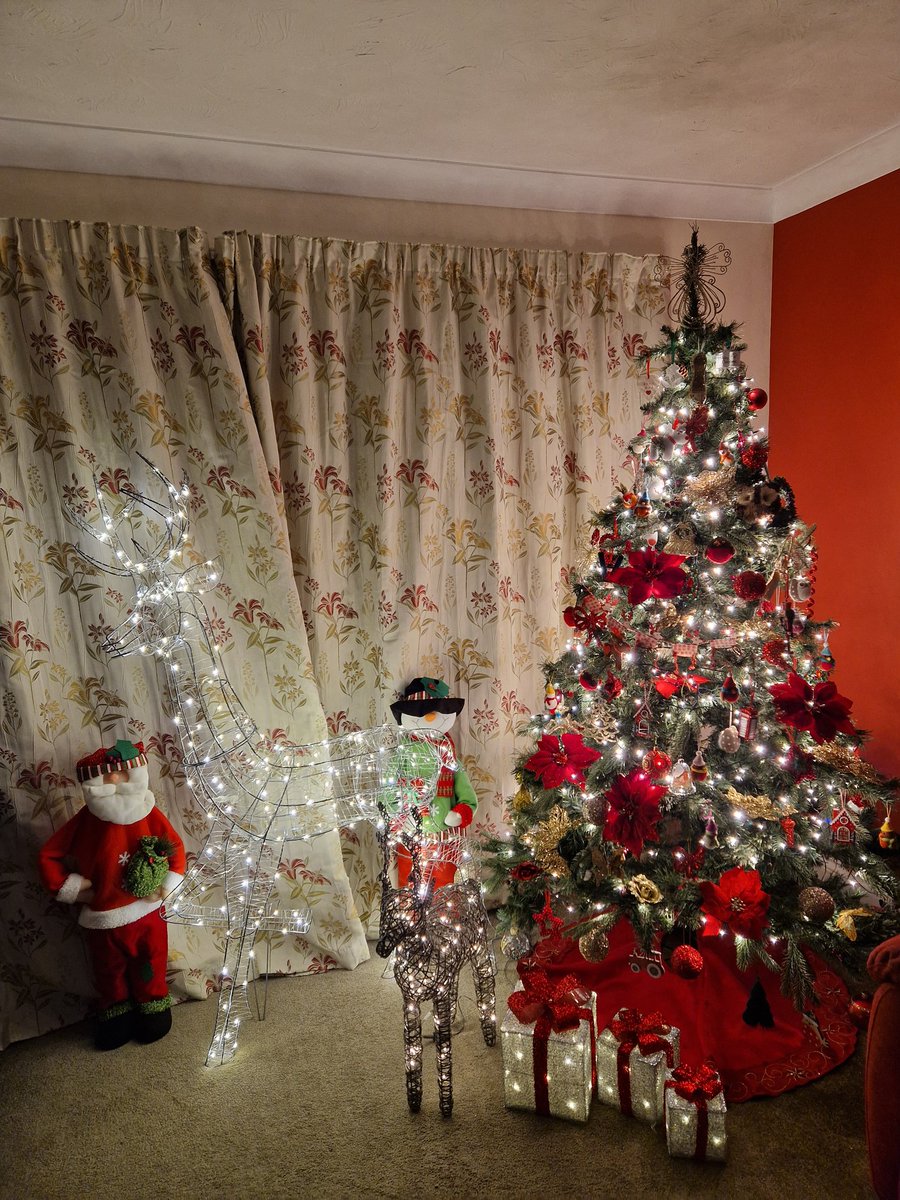 Vicky_Freeman's tweet image. However you are spending tomorrow, I hope you have a wonderful day xx