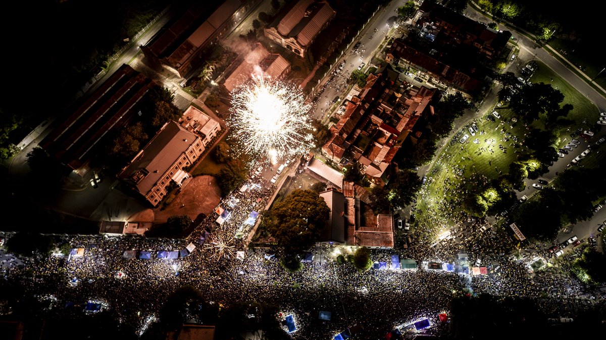 Nací para las fiestas… 🥳 💛💙