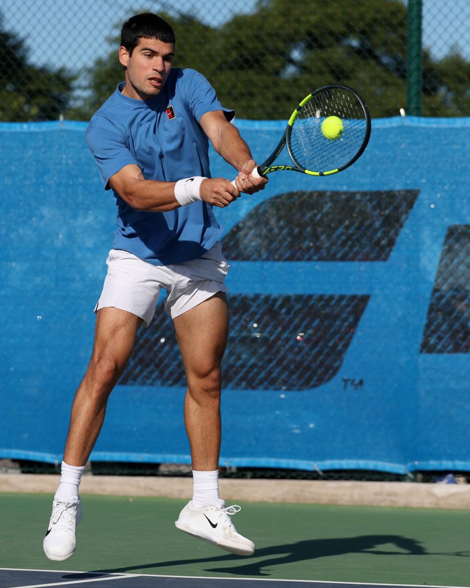 carlosalcaraz's tweet image. Feliz Navidad a todos! 🎄❤️ Seguimos! 💪🏻

📸 Clive Brunkskill