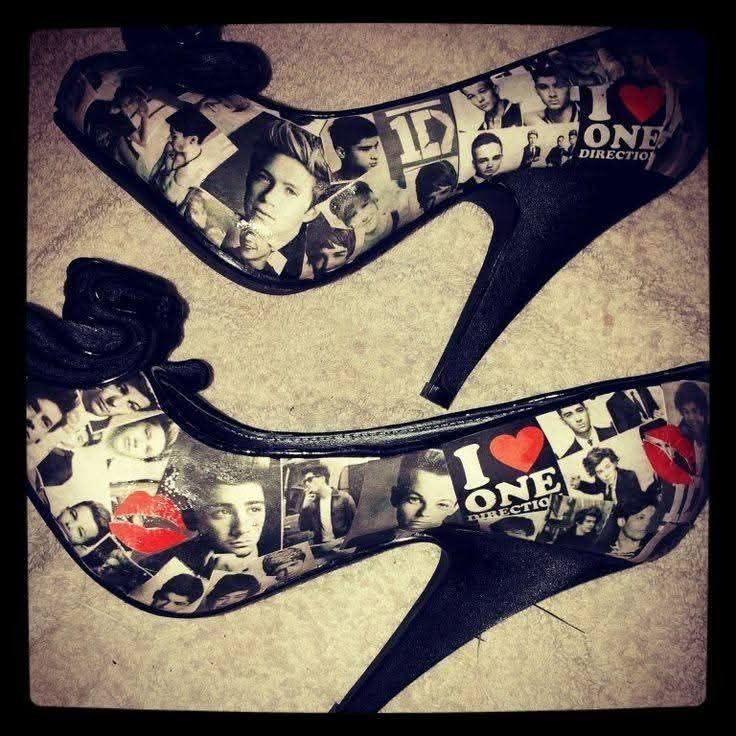 x: nada más no vayas a venir muy formal a la cena de navidad 

YO: