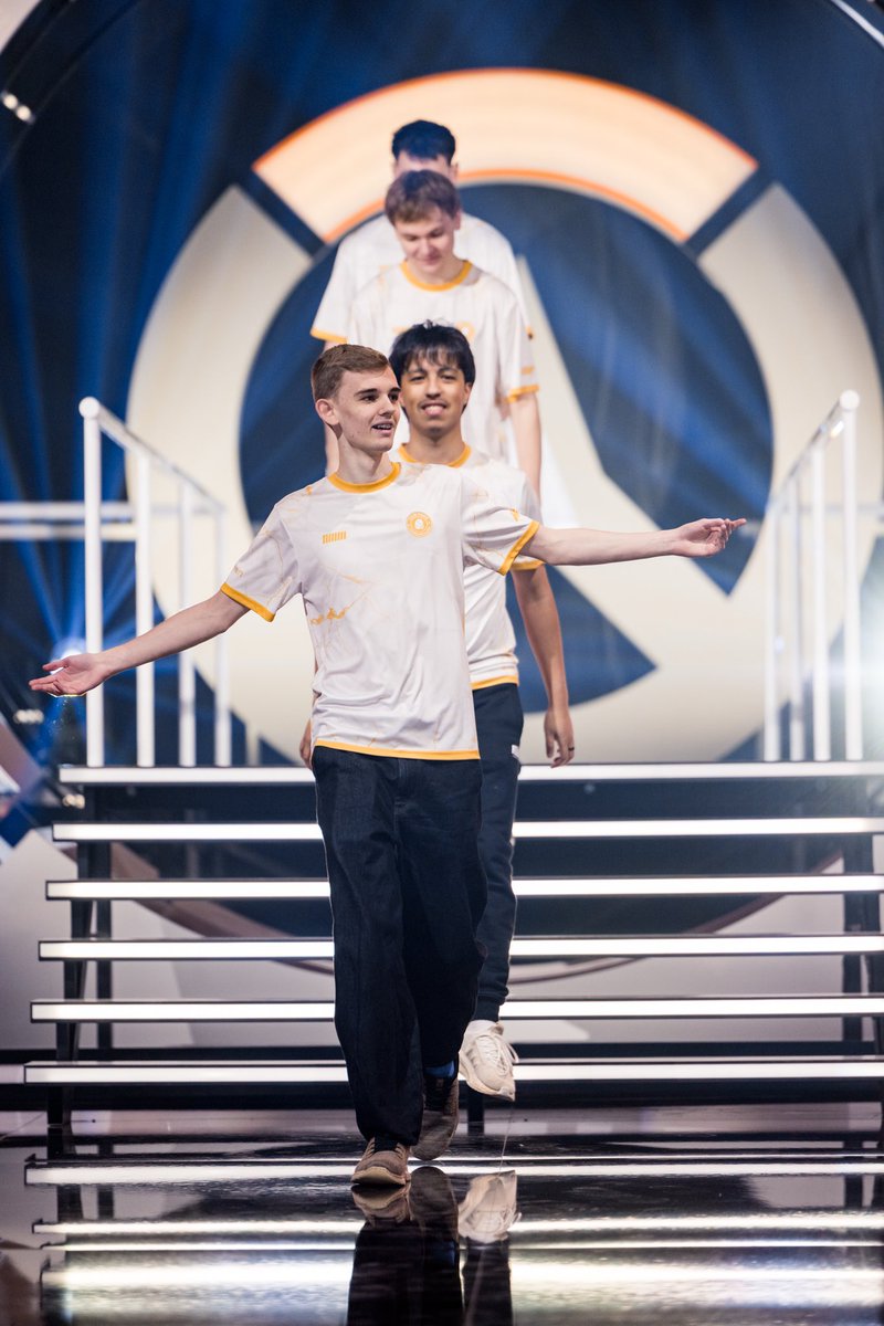 Merry Christmas everyone, I hope you all have a very wonderful day ❤️ (don’t mind FD in the photo)