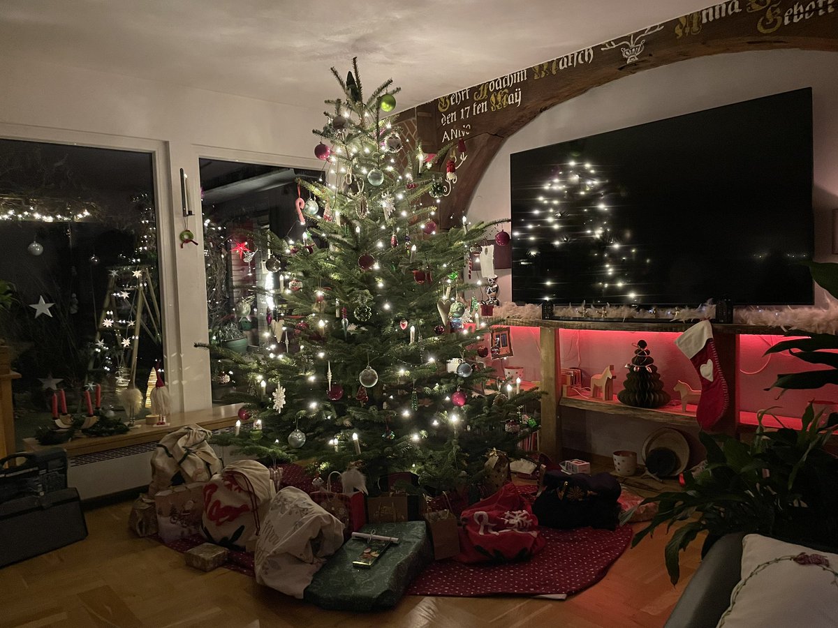 kunaaifnr's tweet image. Merry Christmas my friends