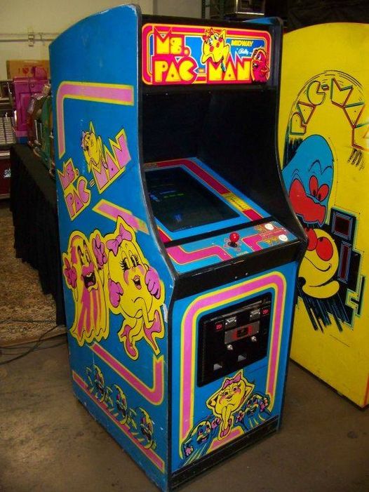 Residing In Our Showroom &amp; Ready For Your Game Room!! #arcadegames #pinball #gamerooms #retrogaming #retrogamers #vintage #retro #giftsforher #giftsforhim #homeentertainment #holidays #Christmas #holidaygifts #gifts  818-246-2255