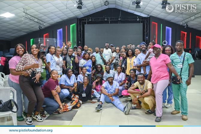 PISTISFDN's tweet image. A Warm Christmas Eve from Our Family to Yours

On this Christmas Eve we pause to celebrate peace, kindness and community. Our scholars, volunteers, staff and partner schools are at the heart of everything we do. Wishing you a restful, joy-filled season. 💛

#PistisFoundation