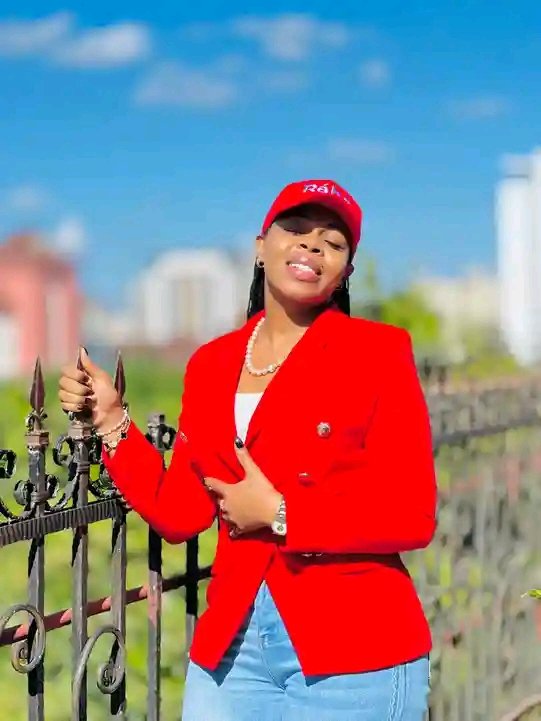 Wcw &amp; Merry Xmas 🤶 ladies 💕!Share this with an amazing woman who's going to Rewrite "Impossible" in 2026!
      -Strong and successful women AREN'T BORN!
They are made by the storm's they walk through..🍸

<a href="/raha_premium/">rahapremium</a> 🥞🥯🍞