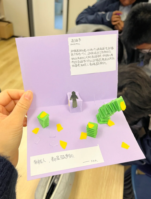 xiaoshui9779's tweet photo. 我的学生圣诞贺卡，这么小就摸清有钱人的生存门道了 https://t.co/XZbOGUoRVS