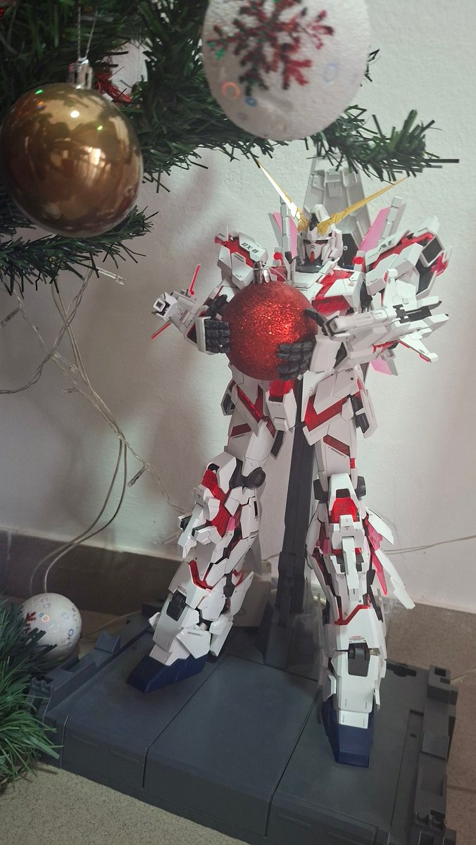 Argwolf20's tweet image. Feliz navidad a todos!!!
Ehh... no tengo nada preparado asi que solo hice esto