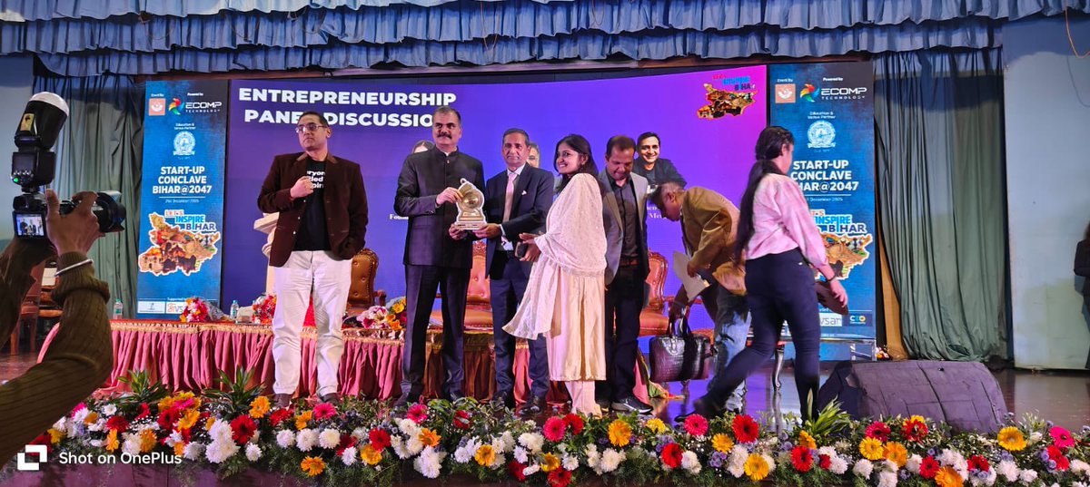 dharmendra22's tweet photo. Participated in Bihar 2047 vision conclave at Bangalore and was part of Entrepreneurship panel discussion where he empathised importance of bold decisions about choices of being Entrepreneur and how to get started and build a company and help people get employment and grow our country. 
He was also awarded a certificate of appreciation for his contributions by Minister of industry @DilipJaiswalBJP at government of Bihar.
MergerWare is committed to invest in indian states and soon we will propose to government a busness plan.