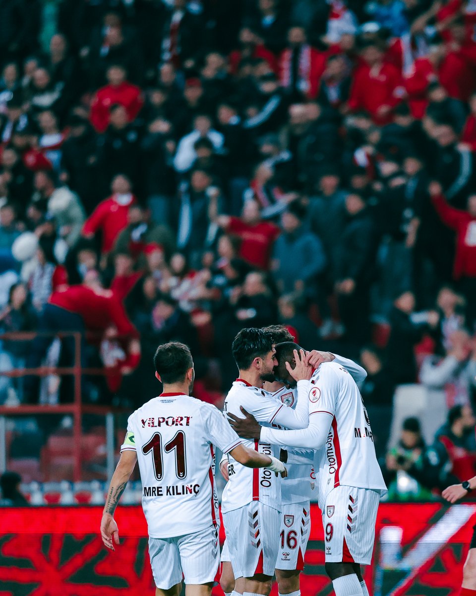 Samsunspor's tweet photo. 📷 İlk yarıda kadrajımıza yansıyanlar!
Samsunspor 2 - 0 İkas Eyüpspor
#SAMvEYP #ZiraatTürkiyeKupası https://t.co/XIKsLbcRke