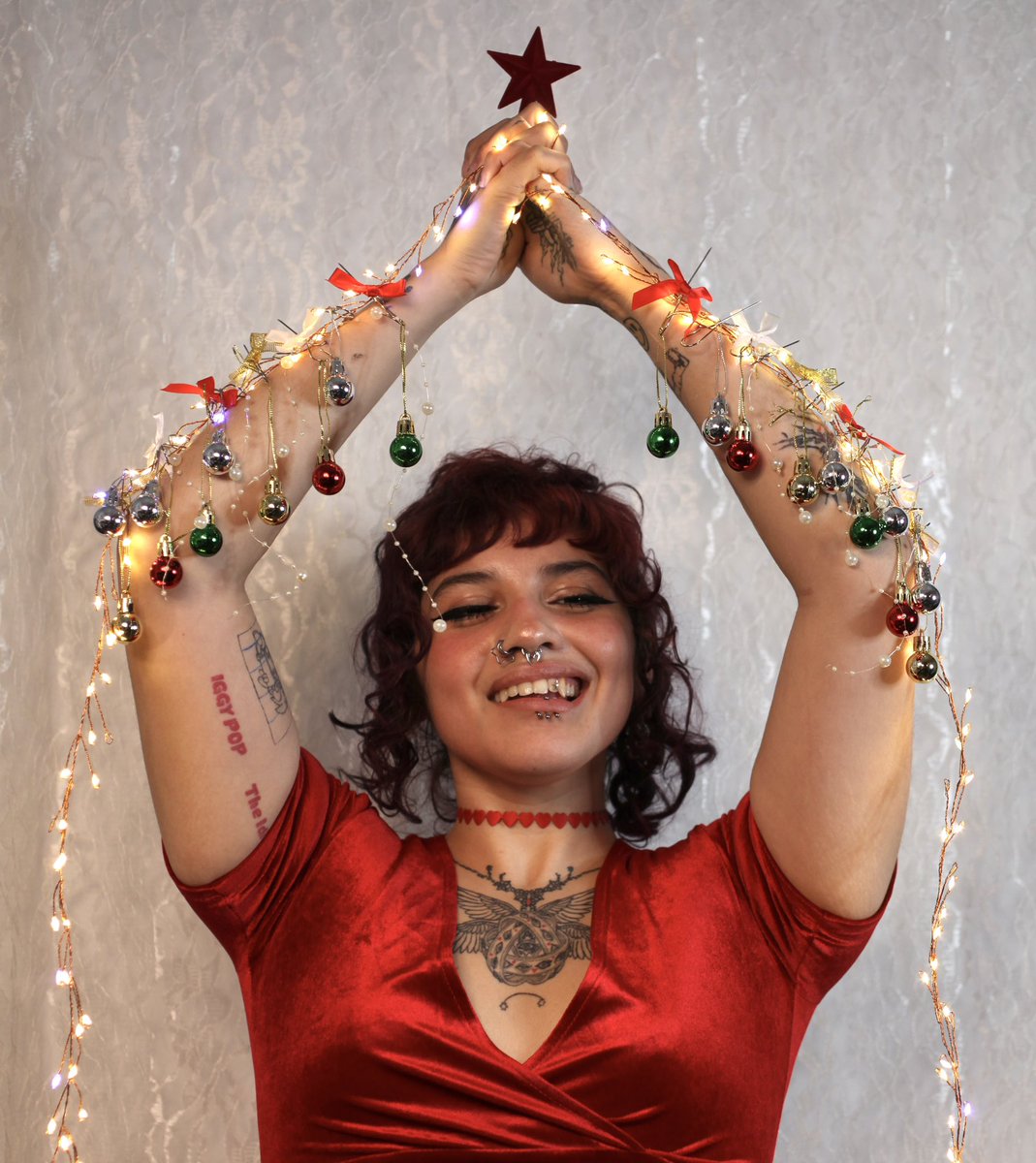 pvncture_ritual's tweet photo. Human christmas tree using custom bent needles 🎄
.
Pin cushion- @/elusivvvve on ig https://t.co/Xg77kCvNnn