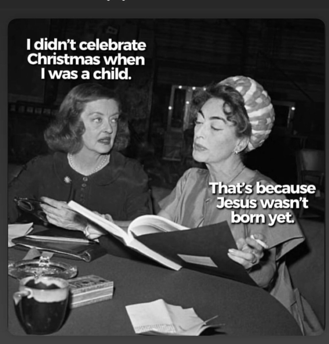 TracyAnnO's tweet photo. To my gorgeous followers - love health peace and happiness for this Xmas. And Happy Holiday for those who see it that way. Only good to all x https://t.co/nWvYFfZvyh