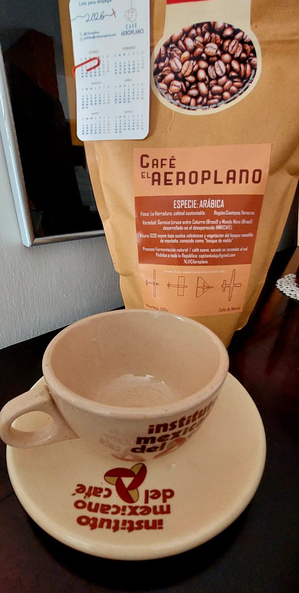 CAeroplano's tweet photo. Café Aeroplano siempre resaltará las luces del mundo del café mexicano y una de ellas es la variedad Garnica que nació en el desaparecido INMECAFE. La lección es clara,la técnica y la pasión se funden para los mejores granos. Homenaje a nuestros agronomos e investigadores. https://t.co/EyX32zLGaq