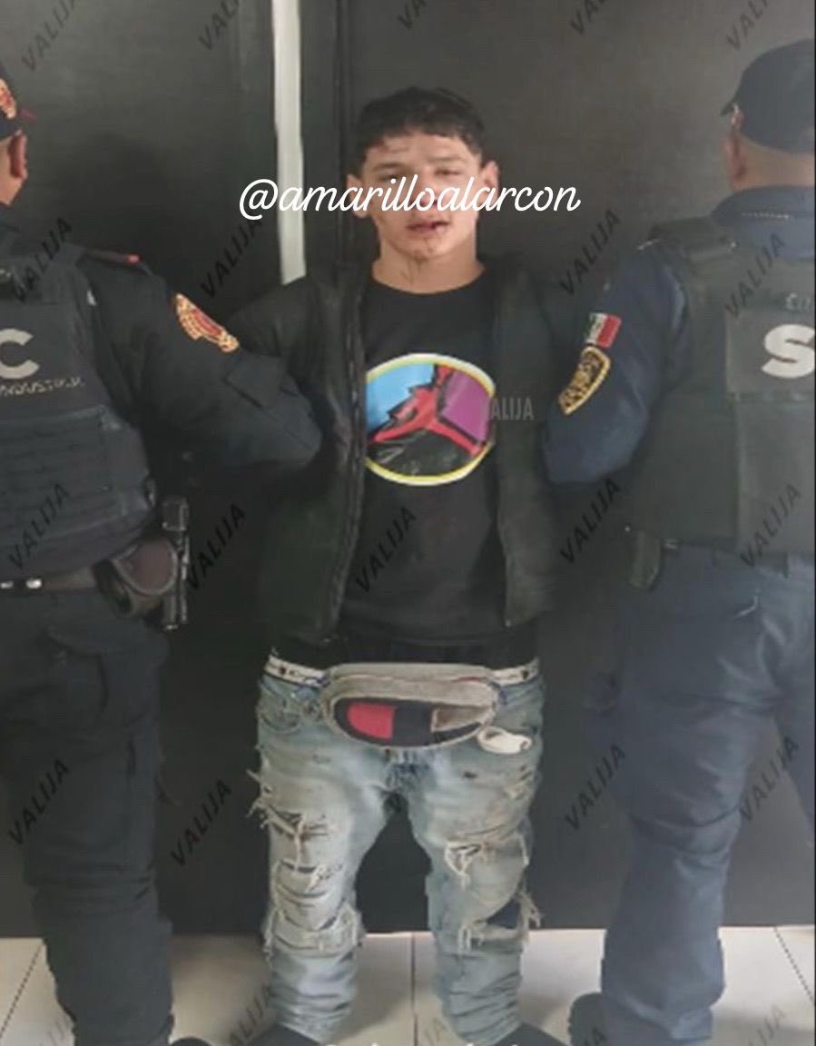 ‼️ Julio Raúl R.A. de 16 años 
inicia su carrera delictiva 
lesionando a balazos a una pareja a la que intentó despojarla de una 
motocicleta Pulsar NS-200
Lugar: Vasco de Quiroga, pueblo #SantaFe en #AlvaroObregon

La pareja lesionada fue trasladada a diferentes hospitales ‼️