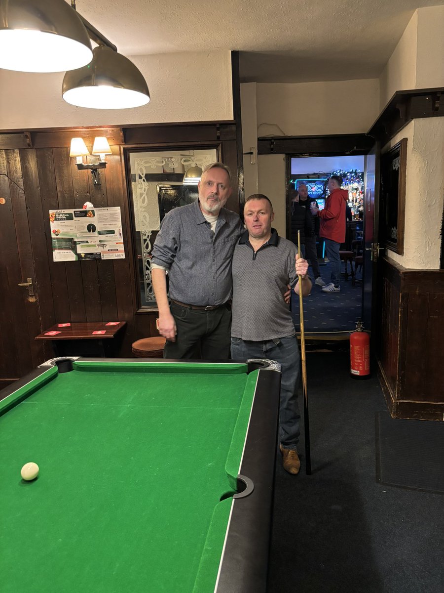 I’m currently in #Gainsborough in the Horse &amp; Jockey playing winner stays on pool on a free league table using league balls against the Captain of England. What a fucking Christmas Eve I’m having!