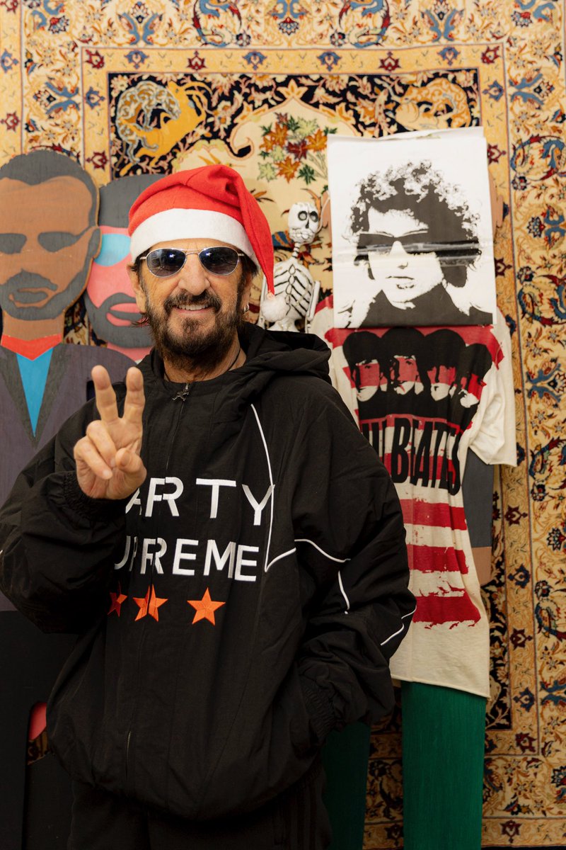 Peace and love, Mary, peace and love Christmas peace and love, peace and love Ringo😎✌️🌟❤️🍒🥦🌈...
