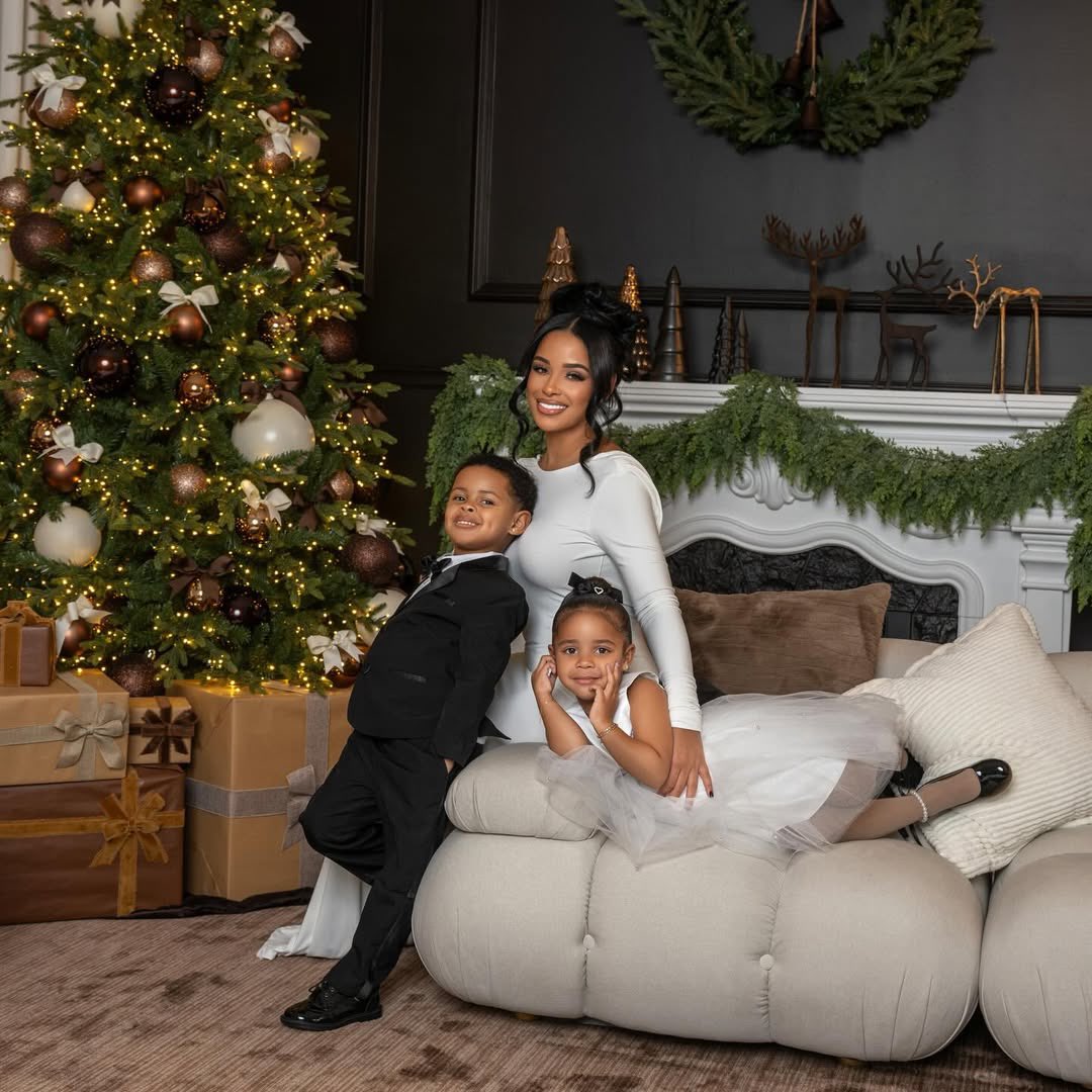 wavecheckers's tweet image. G Herbo &amp;amp; Taina with the kids for Christmas 🖤