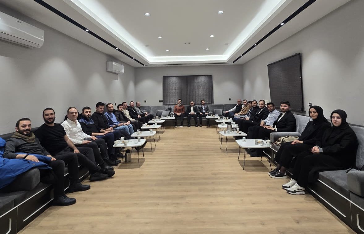 TÜGVA Konya Yönetim Kurulu üyelerimizle haftalık olağan toplantımızı gerçekleştirdik. Konya gençliği için tüm gücümüzle çalışmaya devam edeceğiz.

#TÜGVA #TÜGVAKonya